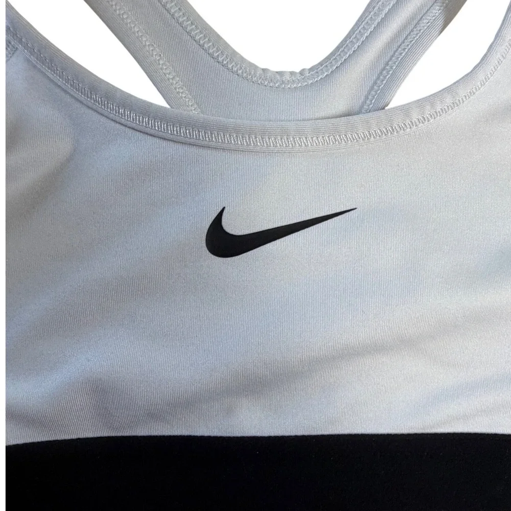 Nike Dri-FIT Girls Sports Bra White Black Racerback Size‎ Medium M Athletic Top
